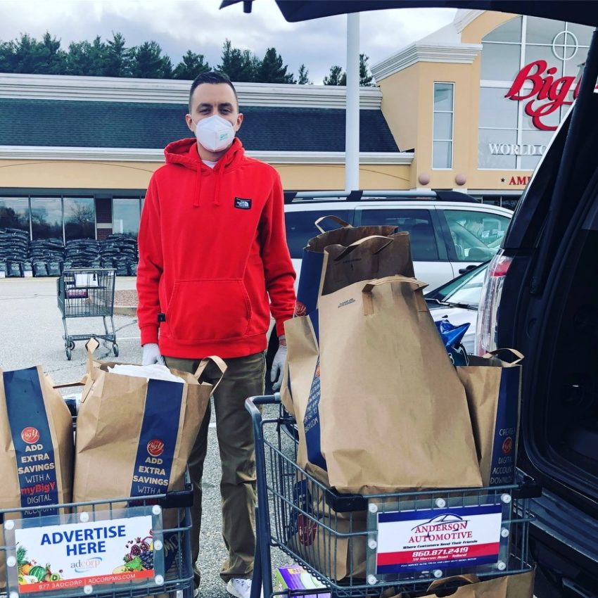 USA: Connecticut teacher shops for those that can’t shop during coronavirus lockdown