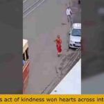 Kerala woman helps blind man catch a bus, Twitter says, ‘World Exists Due to Such Kind Souls’